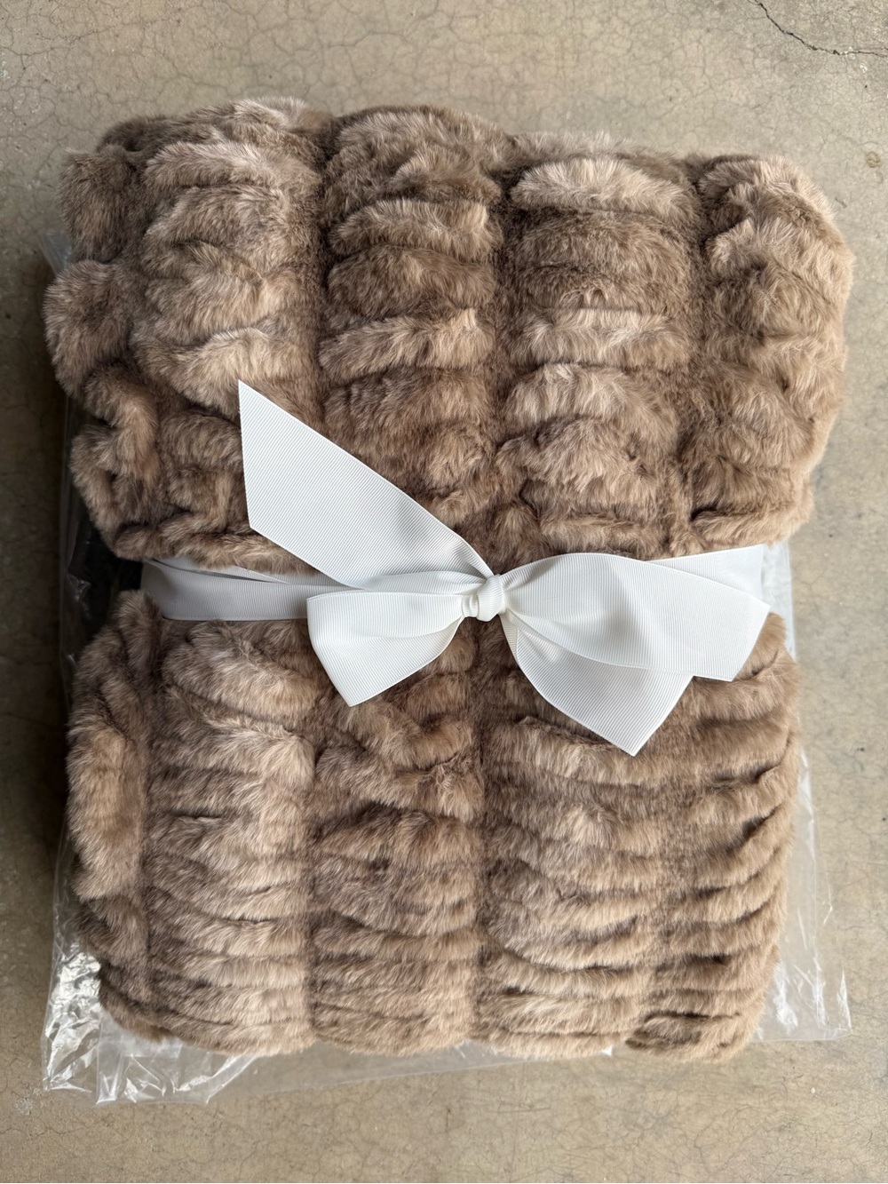 Dennis Basso Hotel Du Cobb Plush Faux Fur Throw Blanket 50x70 NWT